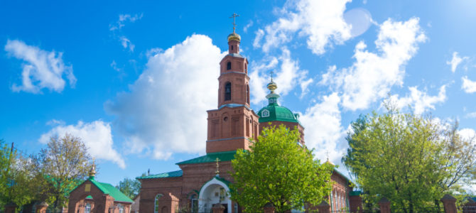 В день Святого Духа преосвященнейший Антоний совершил божественную литургию в Свято-Троицком храме с.Алнаши В день Святого Духа преосвященнейший Антоний совершил божественную литургию в Свято-Троицком храме с.Алнаши